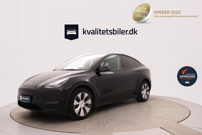 Sort Tesla Model Y fra 2022