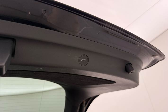 Sort Tesla Model Y fra 2022