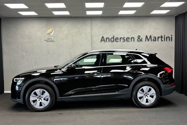 Sort Audi e-tron fra 2023