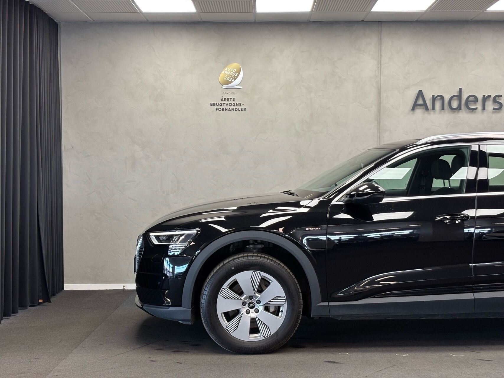 Sort Audi e-tron fra 2023