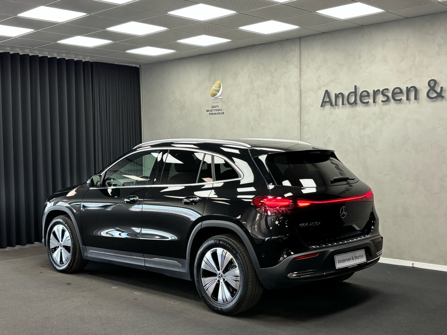 Sort Mercedes EQA 250+ fra 2025