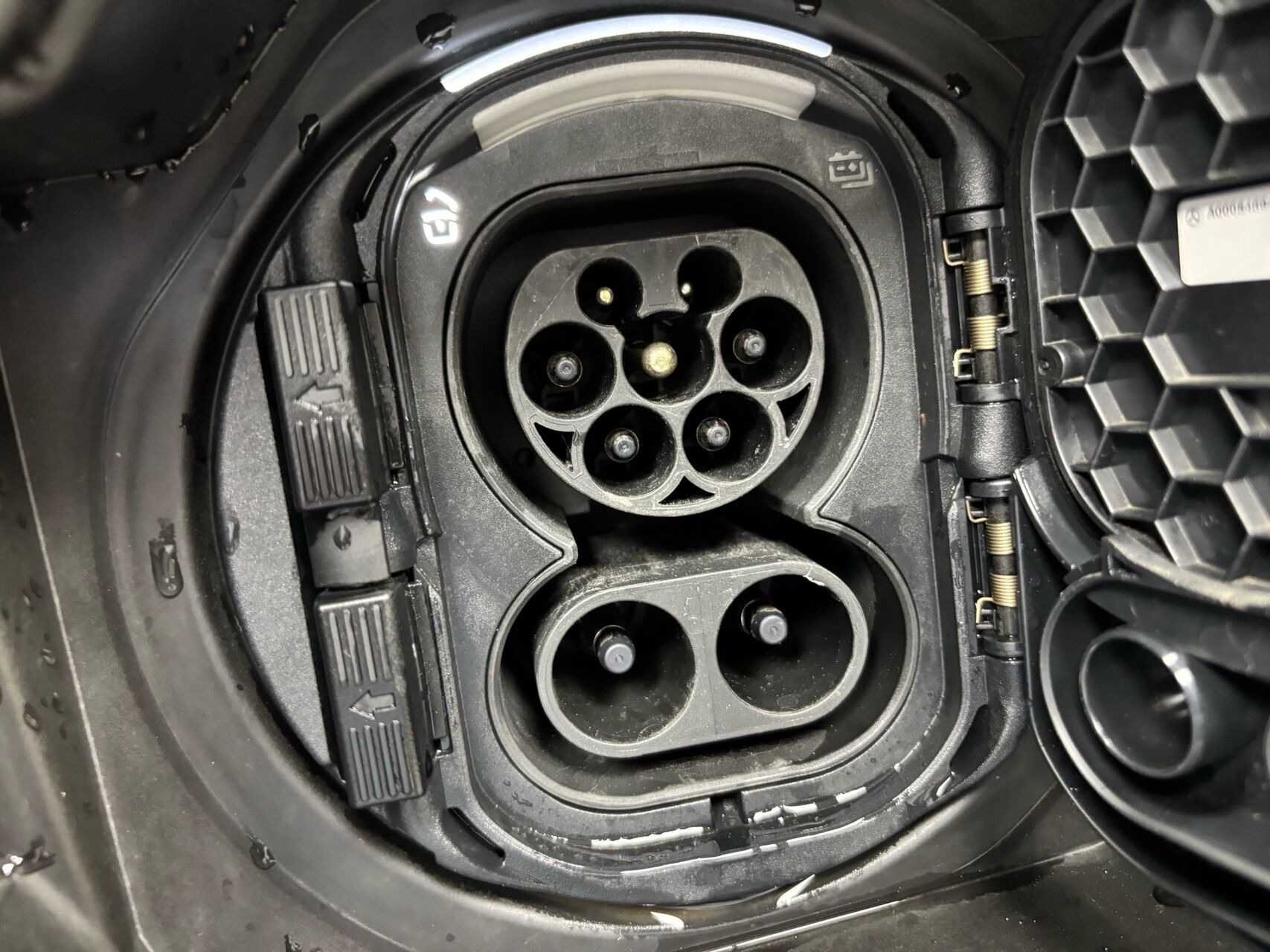 Sort Mercedes EQA 250+ fra 2025