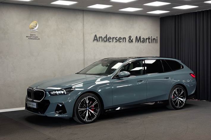 Grøn BMW i5 fra 2025