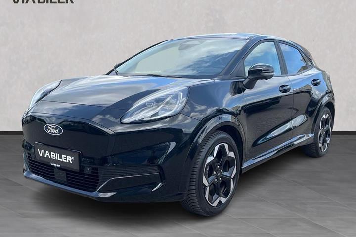 Sort Ford Puma Gen-E fra 2025 set udefra