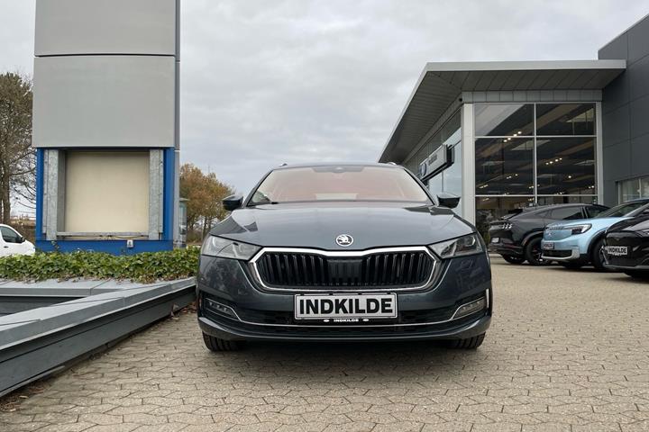 Sort Skoda Octavia fra 2021