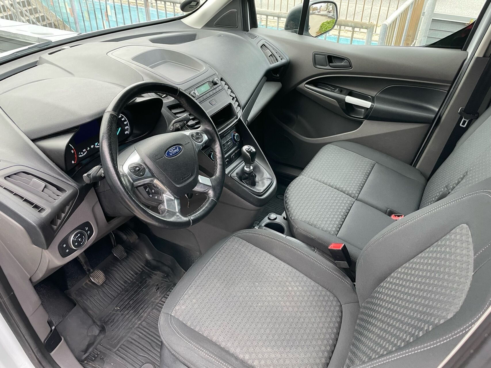 Hvid Ford Transit Connect fra 2019