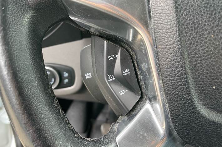 Hvid Ford Transit Connect fra 2019