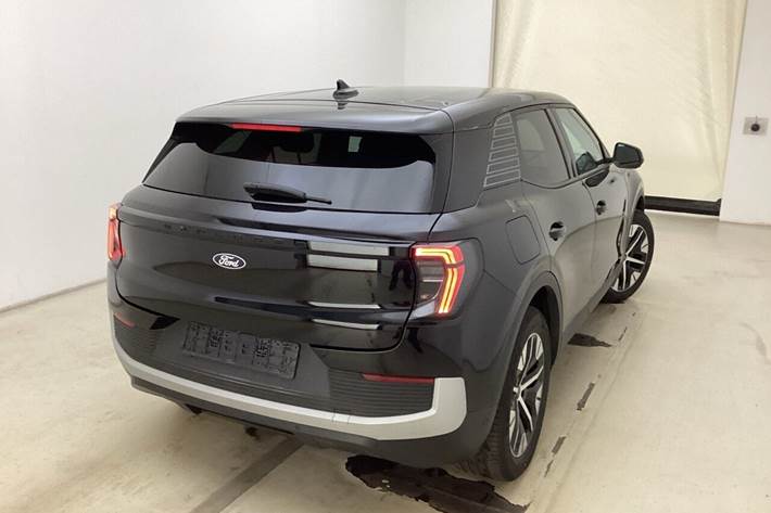 Sort Ford Explorer fra 2025