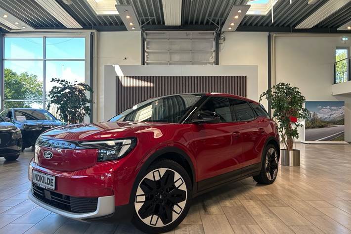 Rød Ford Explorer fra 2024