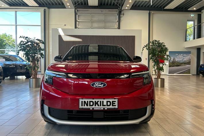 Rød Ford Explorer fra 2024