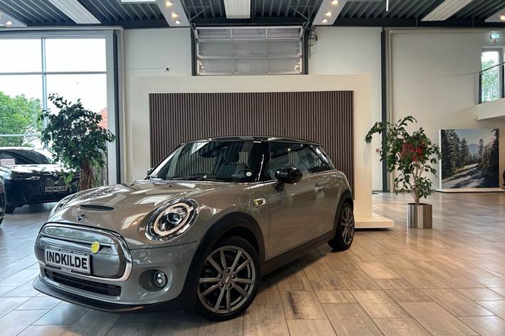 Grå Mini Cooper fra 2021