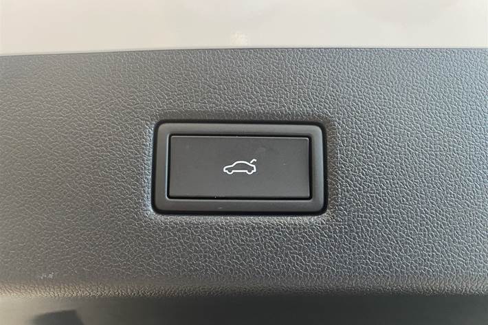 Hvid Ford Explorer fra 2025