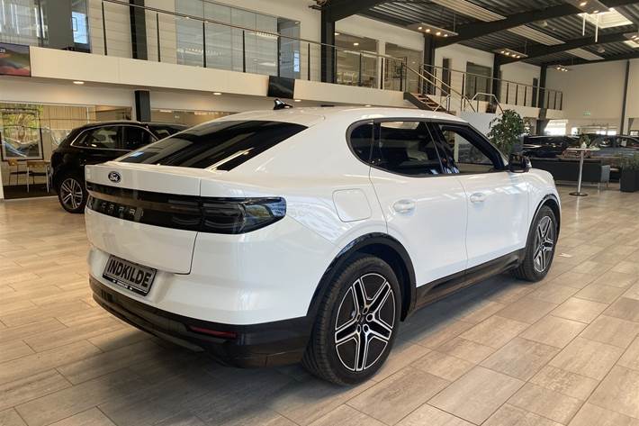 Hvid Ford Capri fra 2024