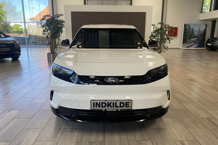 Hvid Ford Capri fra 2024