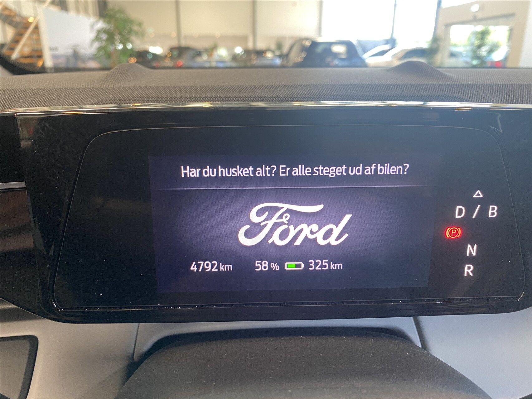 Hvid Ford Capri fra 2024