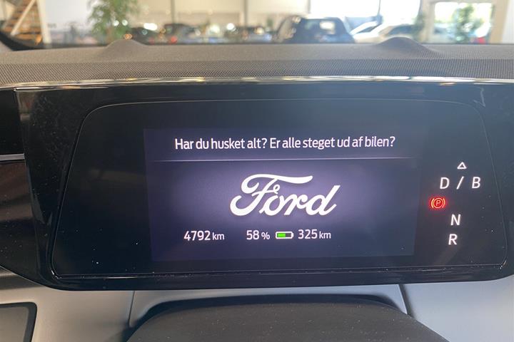 Hvid Ford Capri fra 2024