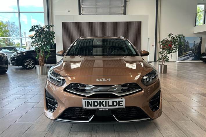 Brun Kia Ceed fra 2022