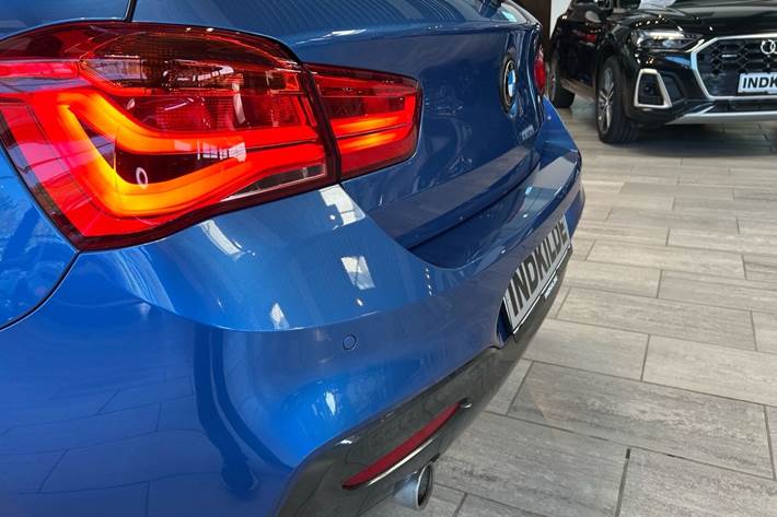Blå BMW 118d fra 2018