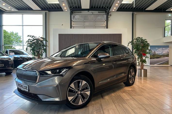 Grå Skoda Enyaq fra 2023