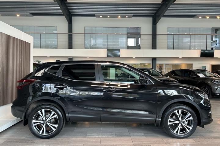 Sort Nissan Qashqai fra 2020