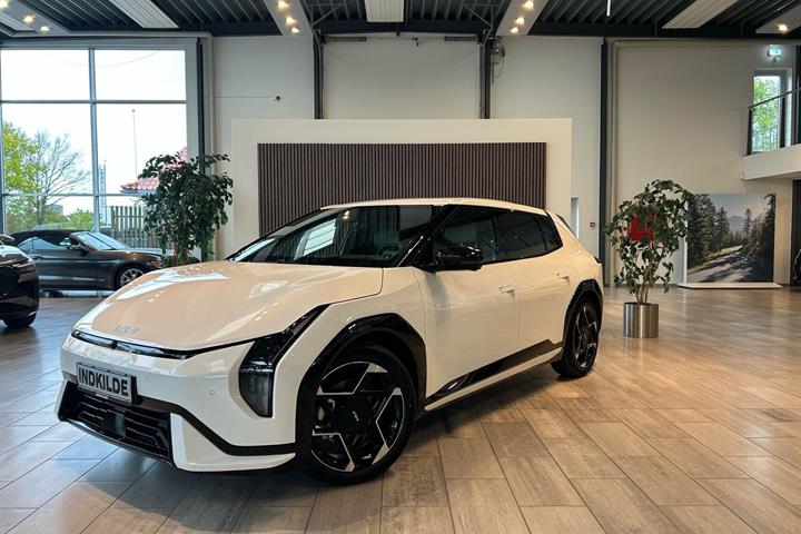 Hvid Kia EV4 fra 2026 set udefra