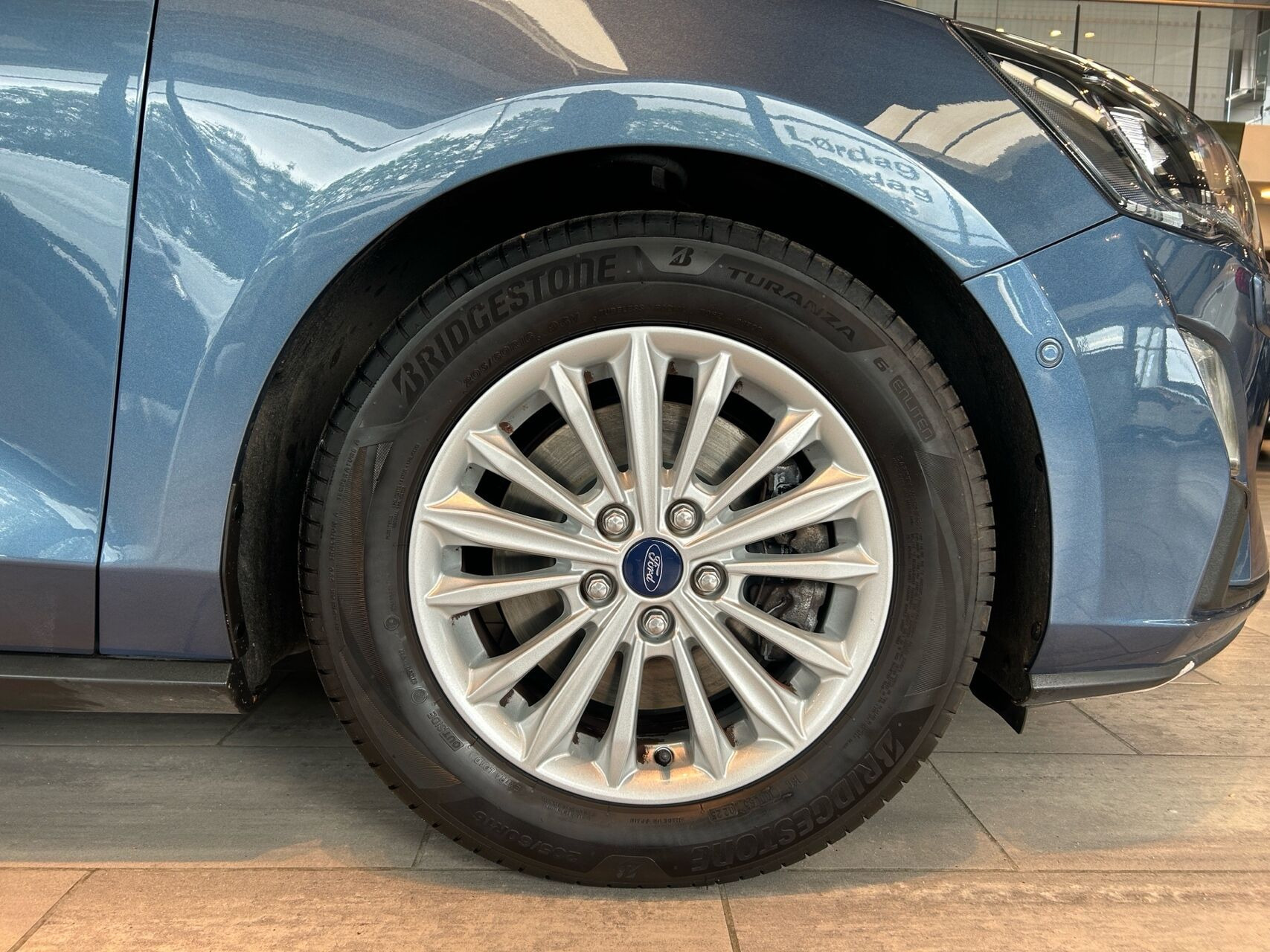 Blå Ford Focus fra 2020