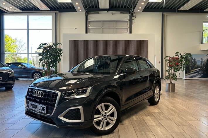 Grå Audi Q2 fra 2022