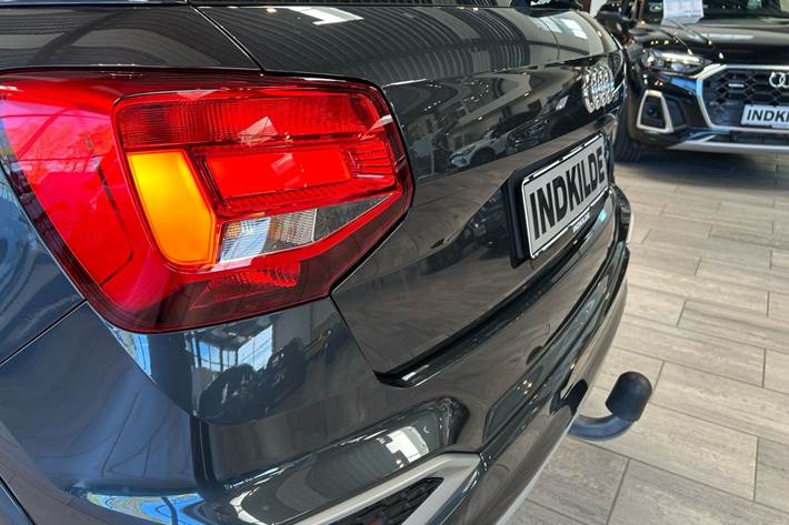 Grå Audi Q2 fra 2022