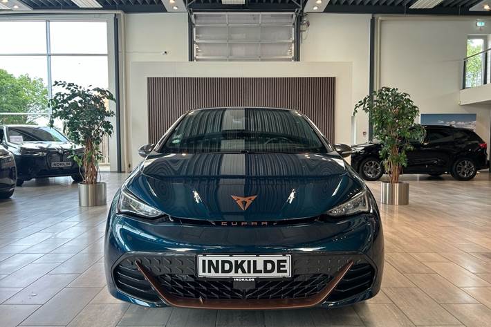 Blå Cupra Born fra 2022