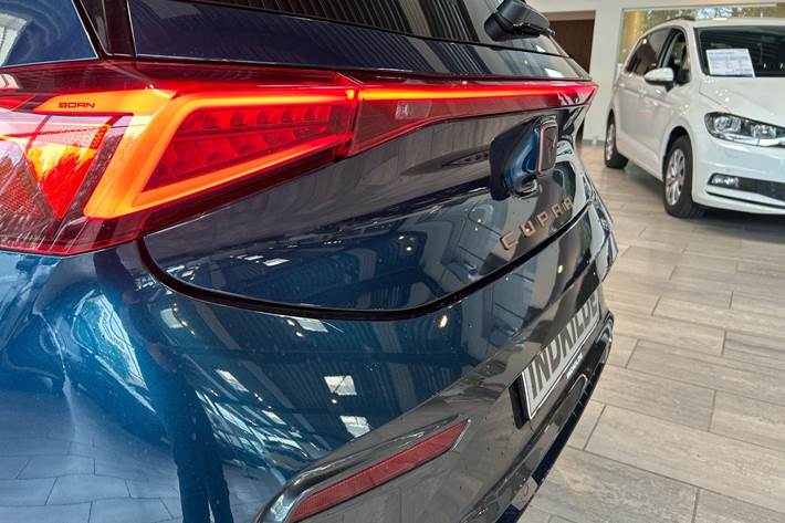 Blå Cupra Born fra 2022