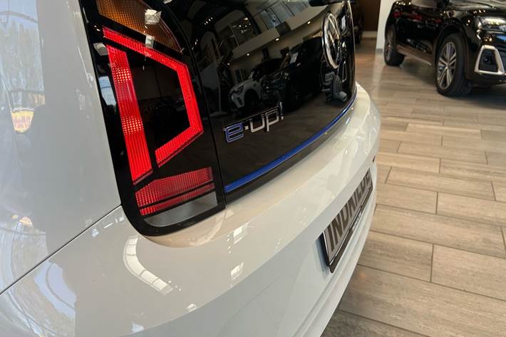 Hvid VW e-up fra 2023