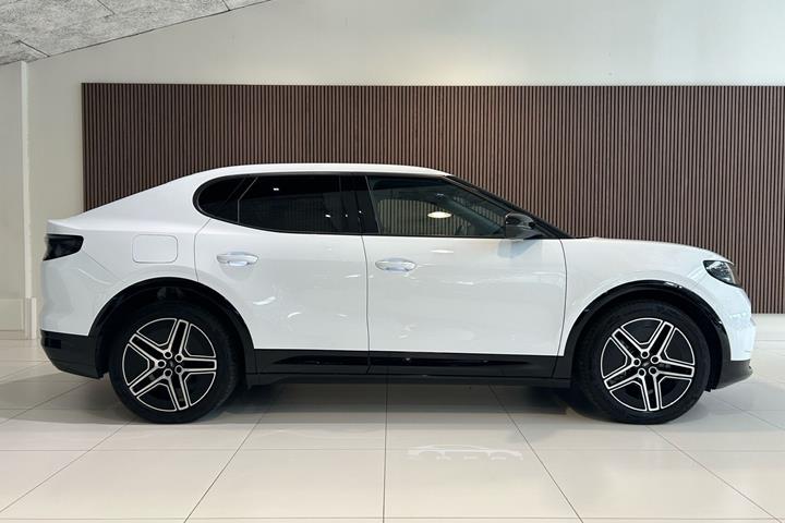 Hvid Ford Capri fra 2025
