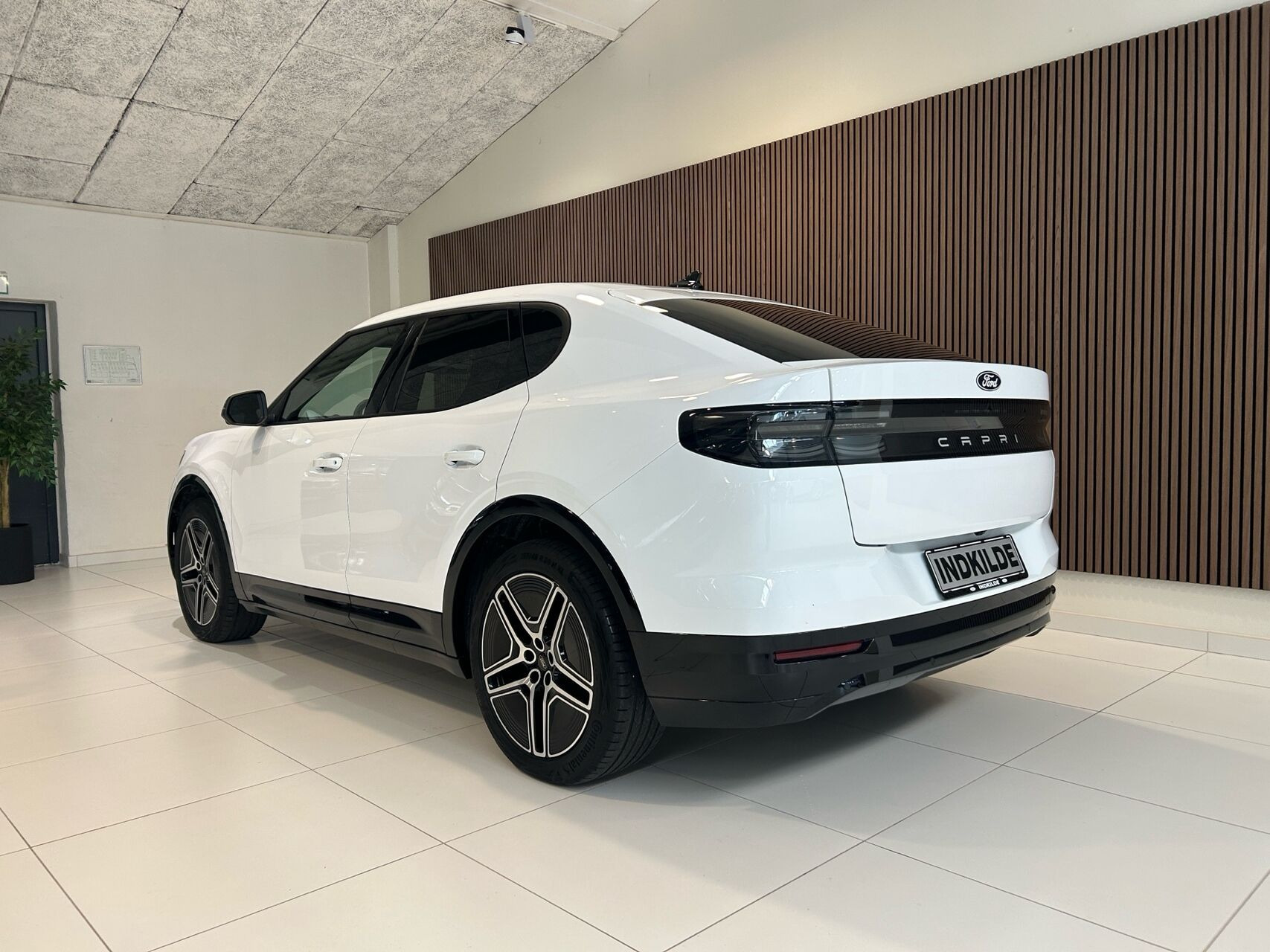 Hvid Ford Capri fra 2025