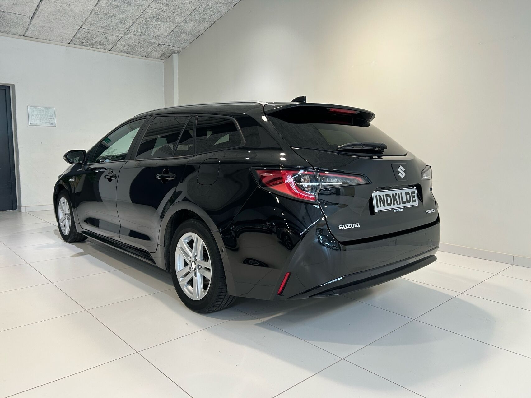 Sort Suzuki Swace fra 2020