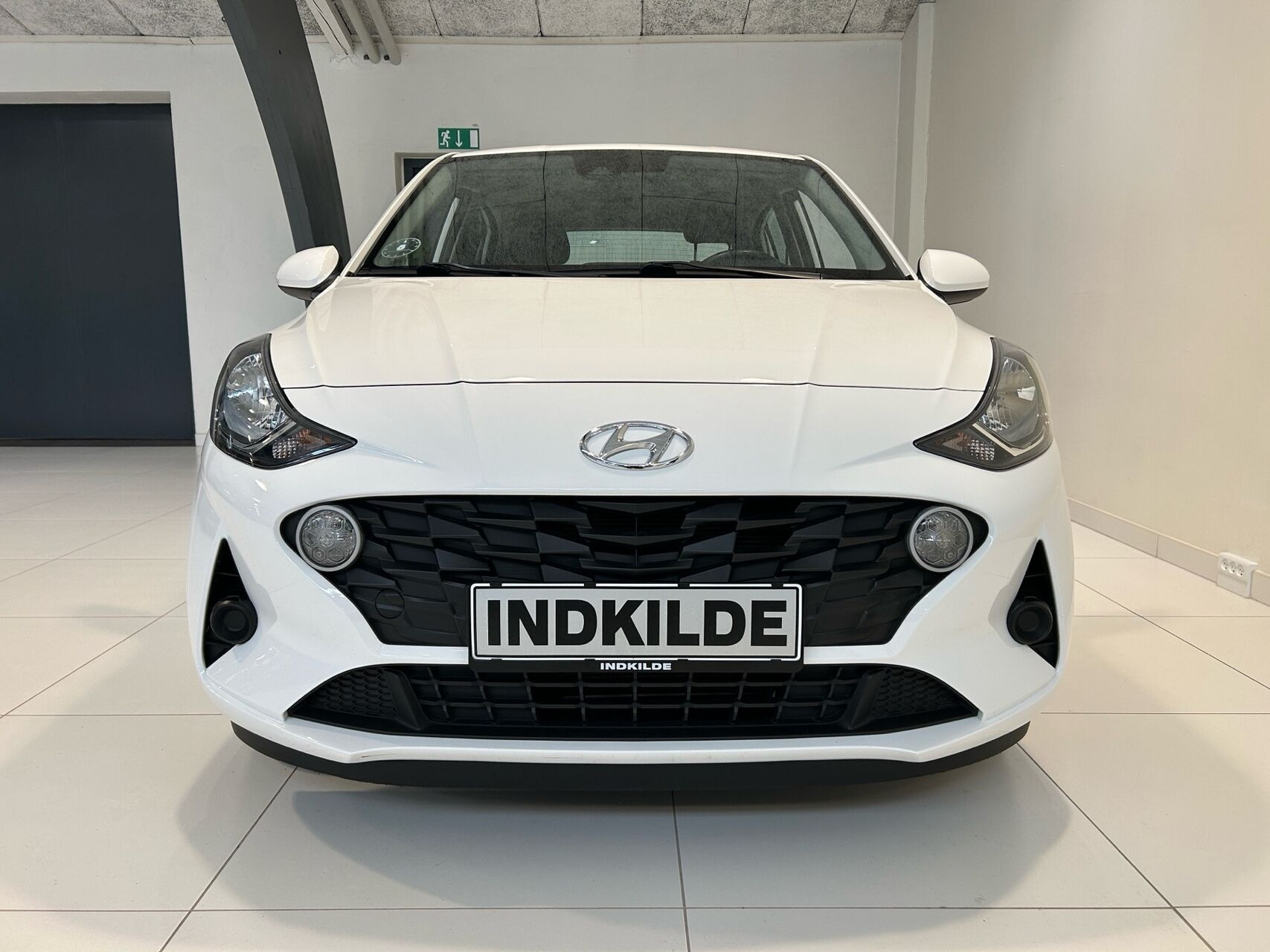 Hvid Hyundai i10 fra 2022