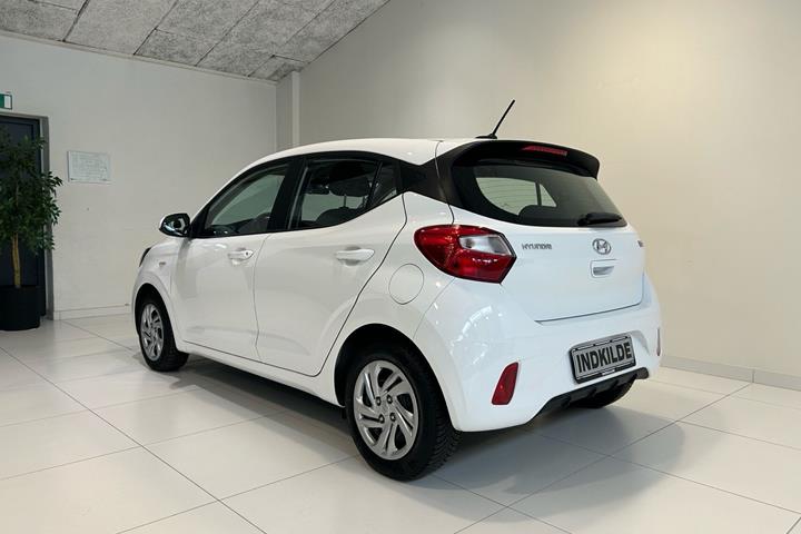 Hvid Hyundai i10 fra 2022