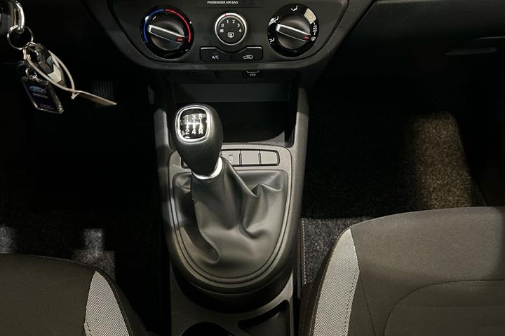 Hvid Hyundai i10 fra 2022
