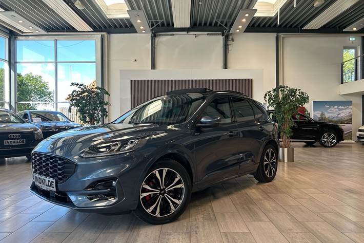 Blå Ford Kuga fra 2020