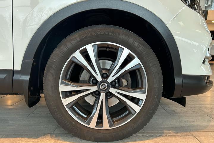 Hvid Nissan Qashqai fra 2020