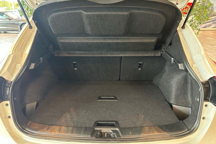 Hvid Nissan Qashqai fra 2020