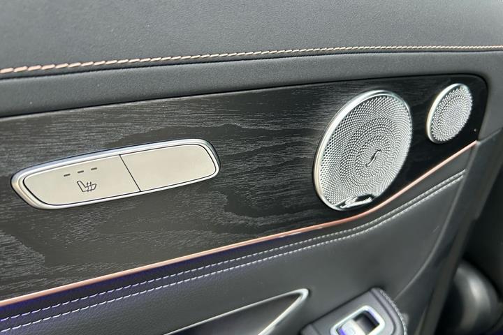 Hvid Mercedes EQC 400 fra 2020