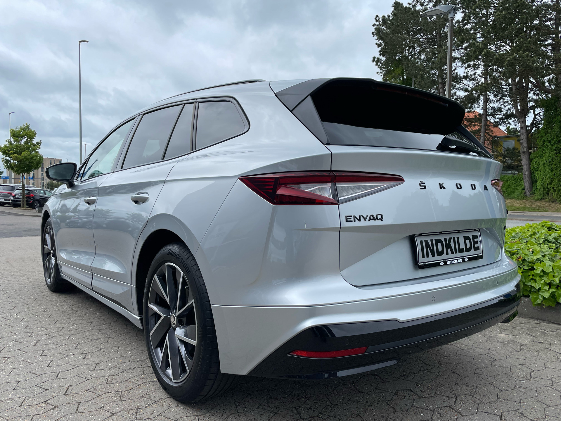 Sølv Skoda Enyaq iV fra 2021