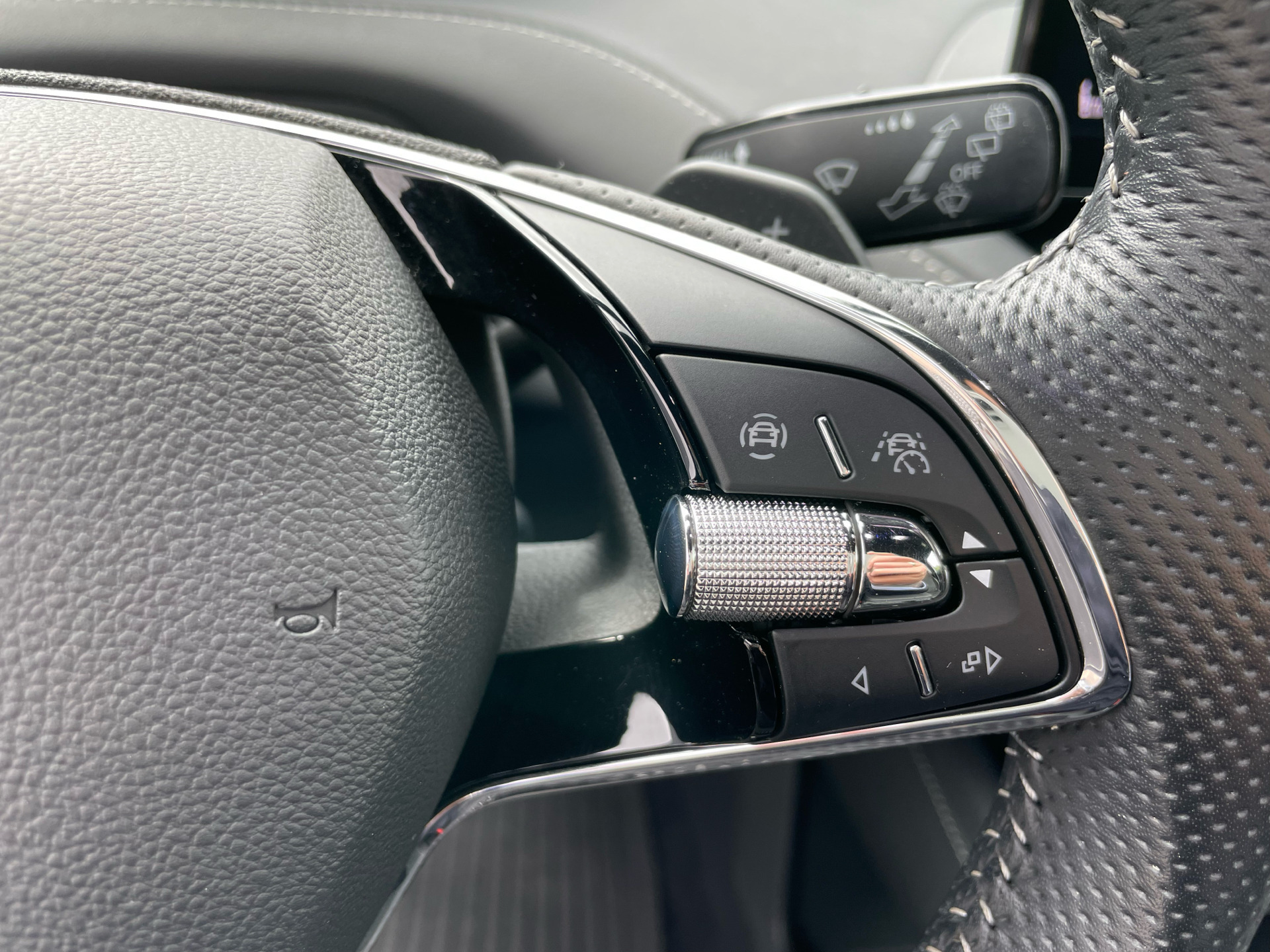 Sølv Skoda Enyaq iV fra 2021