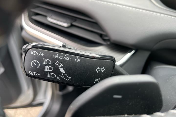Sølv Skoda Enyaq iV fra 2021