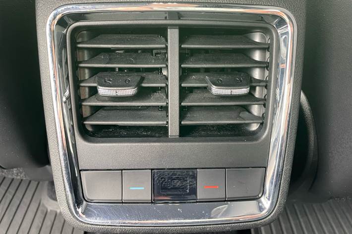 Sølv Skoda Enyaq iV fra 2022