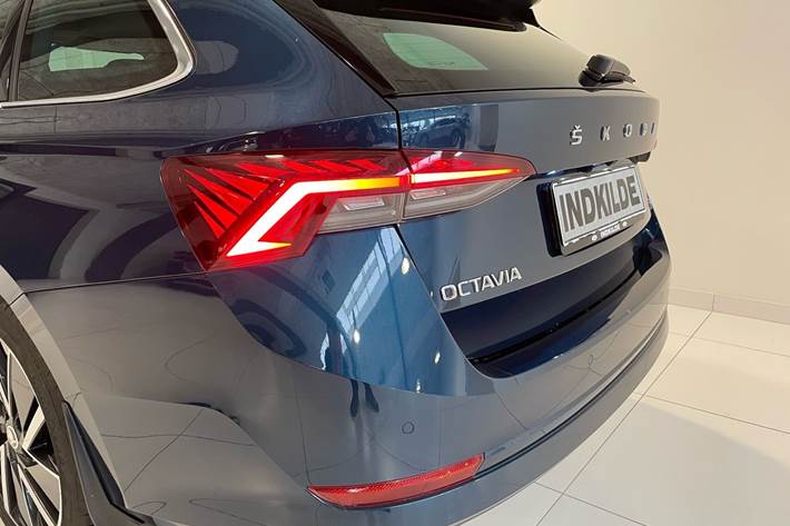 Blå Skoda Octavia fra 2020