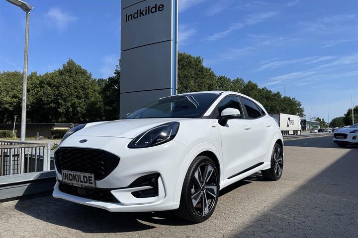 Hvid Ford Puma fra 2023 set udefra