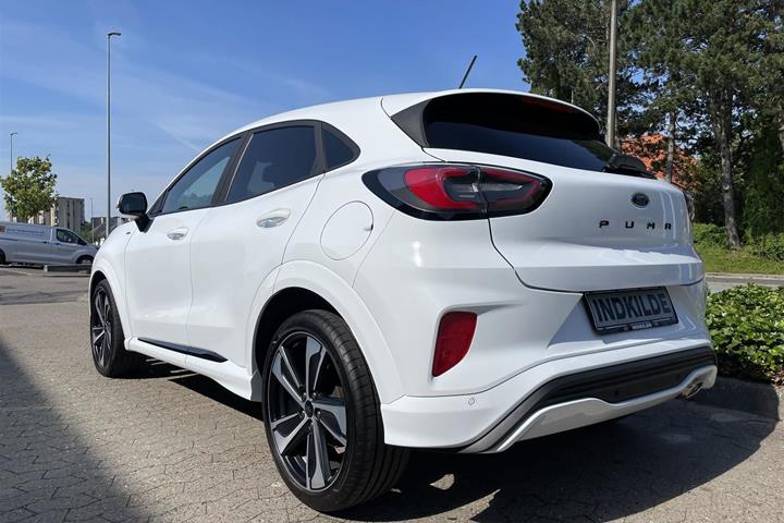 Hvid Ford Puma fra 2023