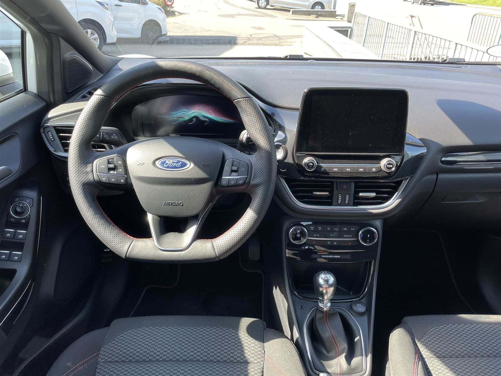 Hvid Ford Puma fra 2023