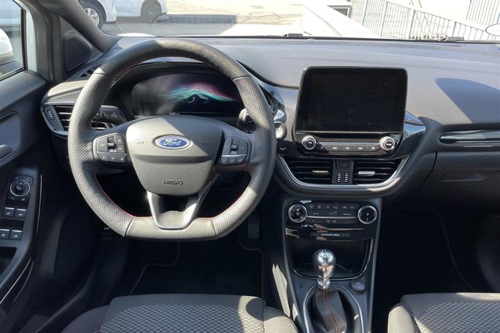 Hvid Ford Puma fra 2023